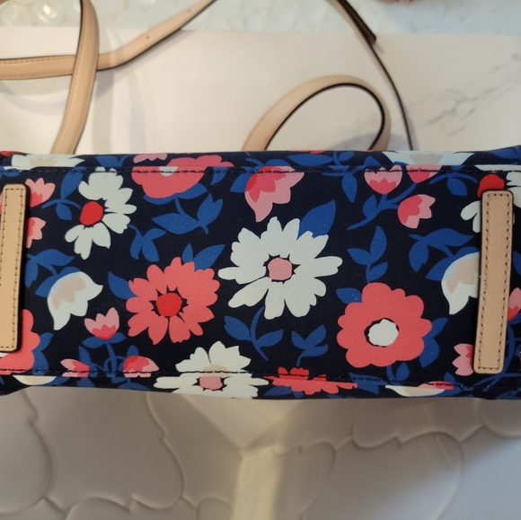 Kate Spade Road Trip Floral Crossbody - Picture 4 of 5
